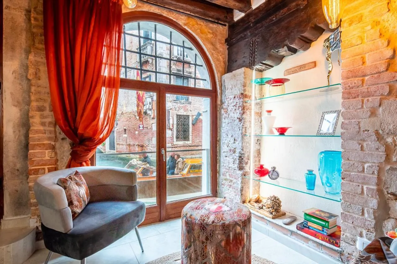 Appartamento Casa Manina sul Ponte - Your private Canal View Venezia