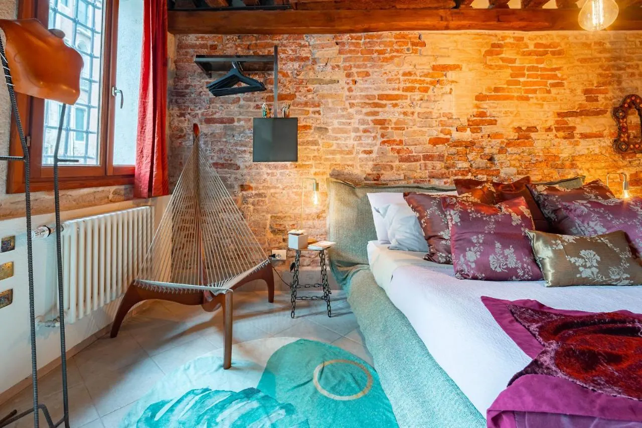 Casa Manina sul Ponte - Your private Canal View Venezia Italia