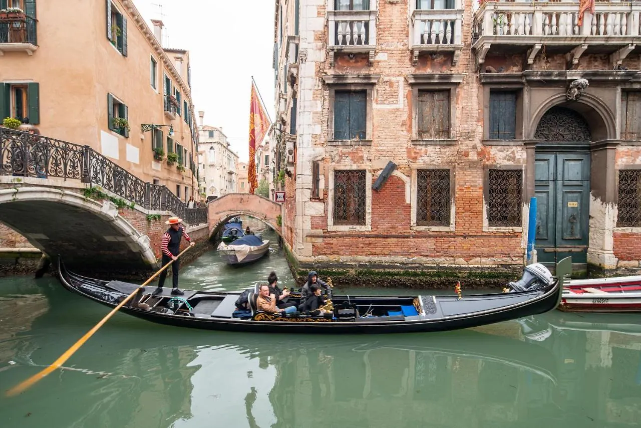 Casa Manina Sul Ponte - Your Private Canal View Veneza Apartamento