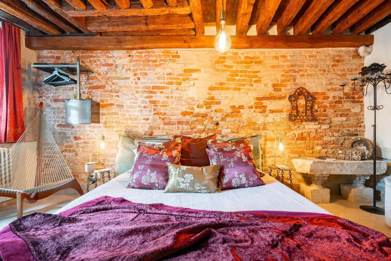 Casa Manina Sul Ponte - Your Private Canal View Veneza