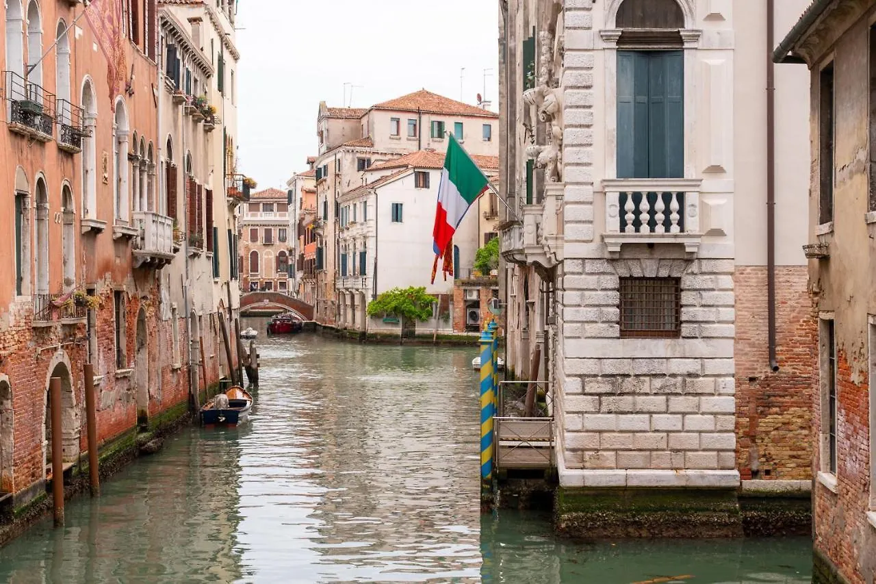 Casa Manina Sul Ponte - Your Private Canal View Veneza