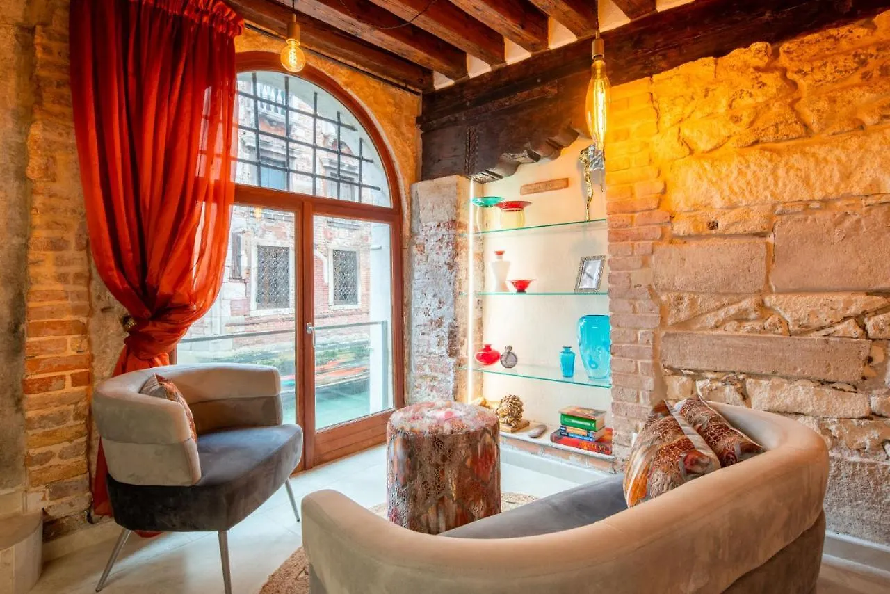 Apartamento Casa Manina Sul Ponte - Your Private Canal View Veneza