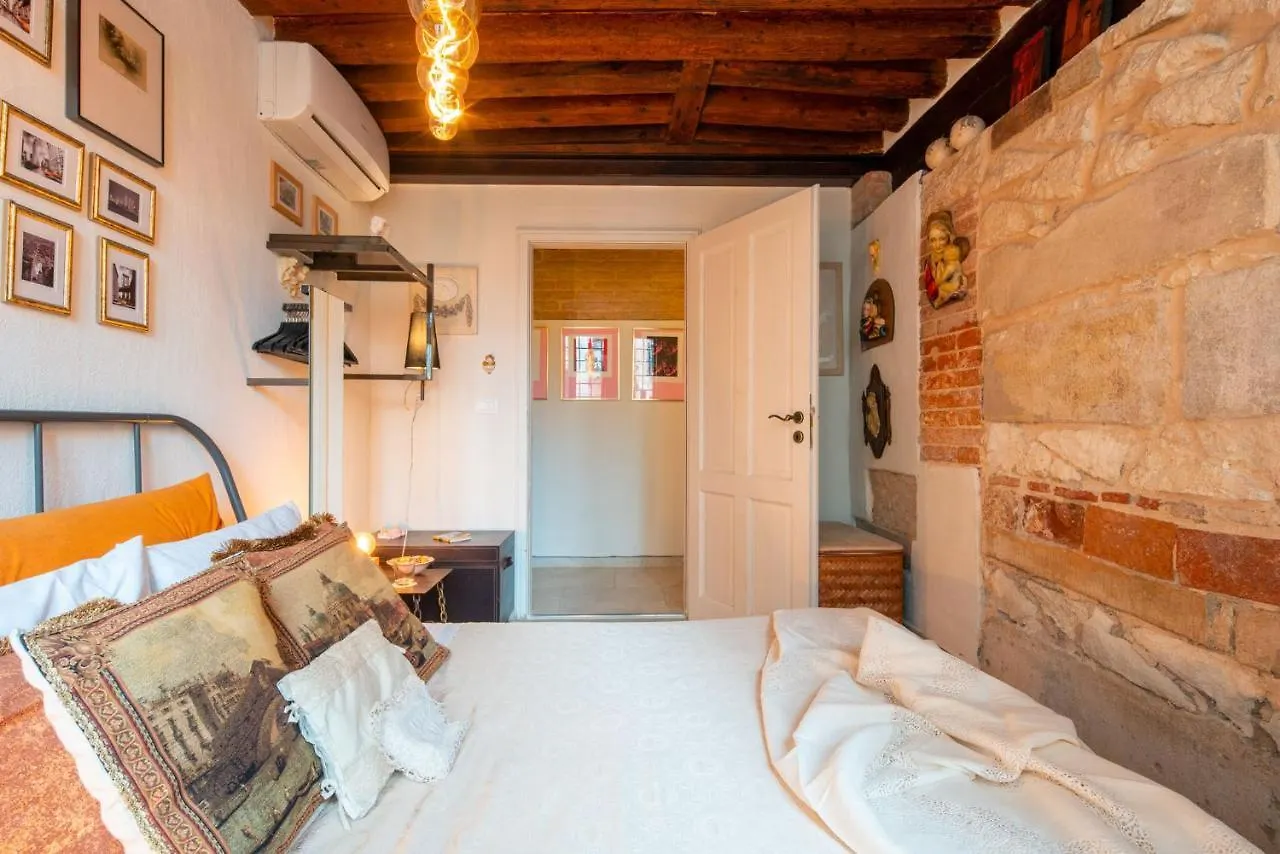 Apartamento Casa Manina Sul Ponte - Your Private Canal View Veneza