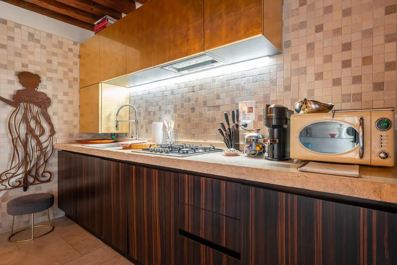Apartamento Casa Manina Sul Ponte - Your Private Canal View Veneza