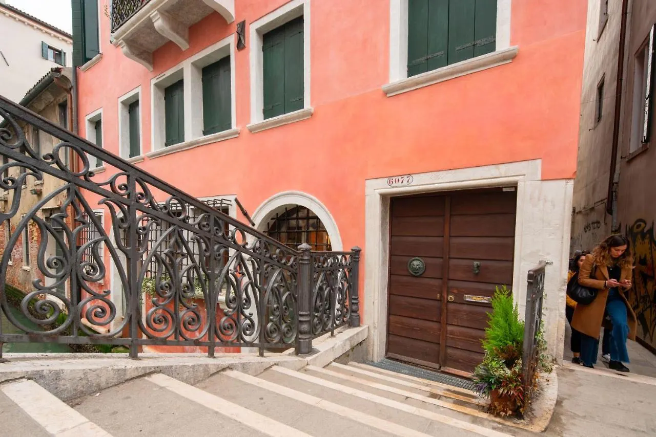 Apartamento Casa Manina Sul Ponte - Your Private Canal View Veneza