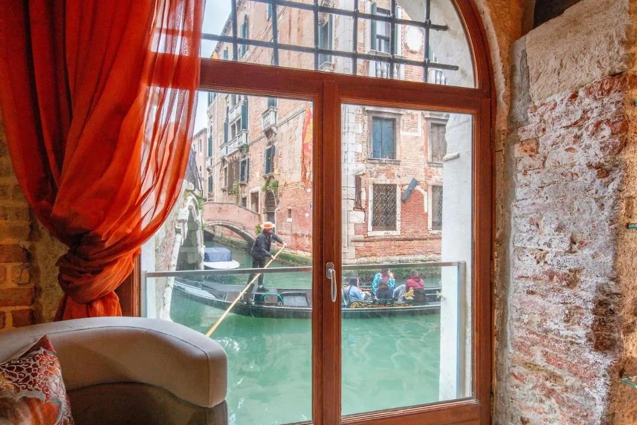 Casa Manina Sul Ponte - Your Private Canal View Veneza Apartamento