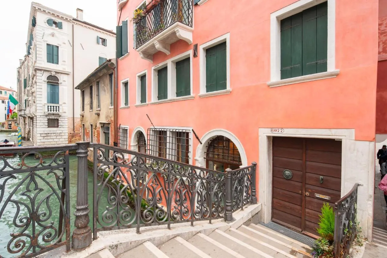 Casa Manina Sul Ponte - Your Private Canal View Veneza Apartamento