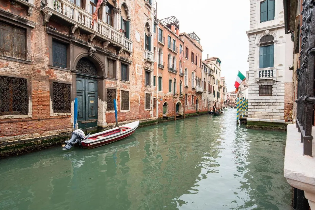 Casa Manina Sul Ponte - Your Private Canal View Veneza